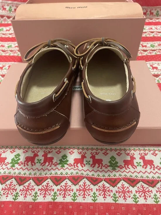 Elegant Miu Miu Brown Leather Women's Boat Shoes - Picture 8 of 9